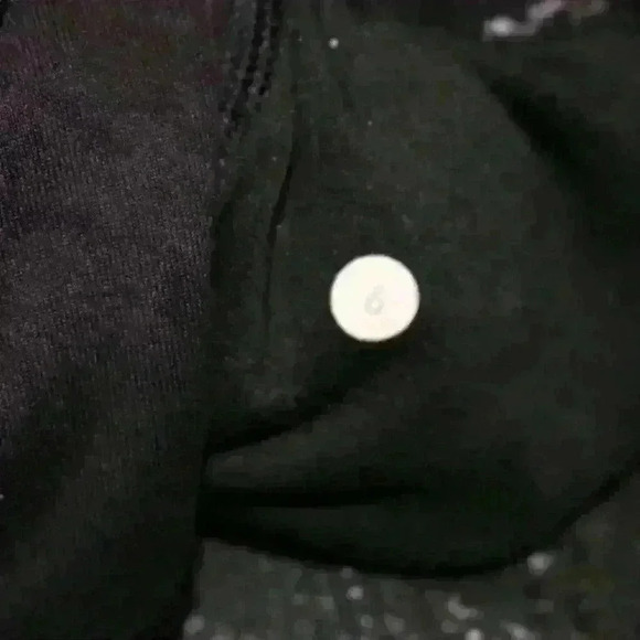 LULULEMON Black Cropped Thicker Compression Leggings Tights Women Size 6 - Picture 6 of 6